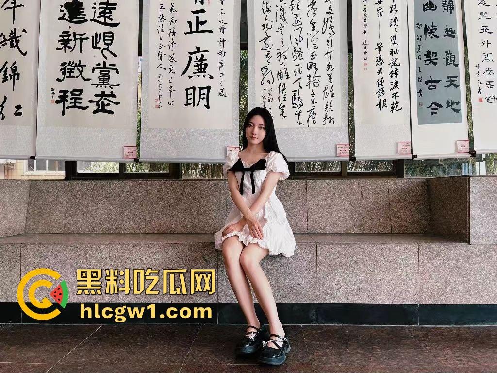 上海科技大学研究生【范冉】私拍！高冷女神表面装清纯，背地却是个随时能约的骚母狗！-6