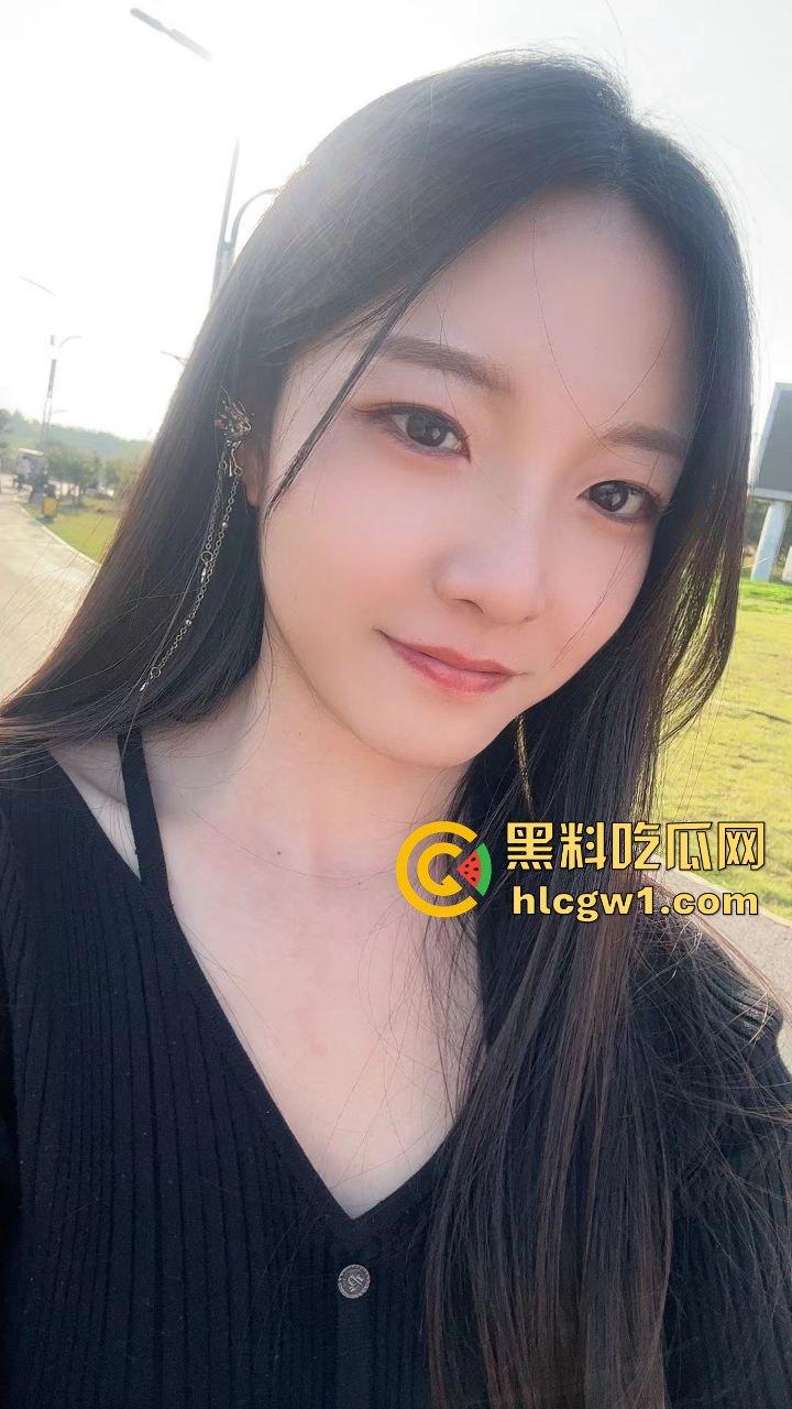 上海科技大学研究生【范冉】私拍！高冷女神表面装清纯，背地却是个随时能约的骚母狗！-22