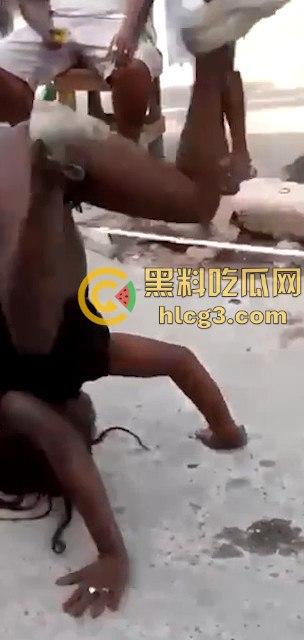 斯达黎加黑妹『 CARLOS』国庆日聚会现场 当众脱光表演阴道插啤酒瓶热舞-9