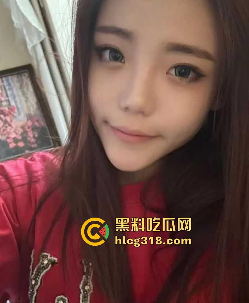 抖音网红【然后的然】直播PK为拉人气票竟现场脱衣服，全裸奶子小穴全露大放送，热心观众纷纷录屏！-5