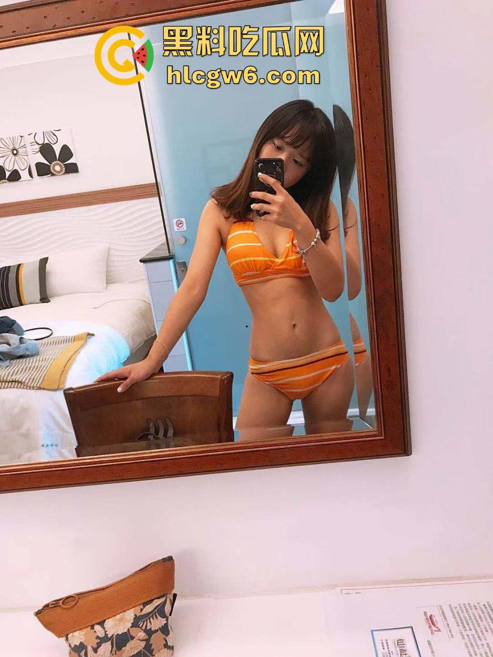 百度云盘泄密,河北师范大学大一清纯学妹私密视频曝光,扣穴呻吟不断,骚到让人怀疑同学谁把她调成这样?-3