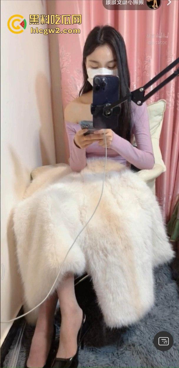 抖音B站双平台主播【婉婉小仙女】福利曝光 大尺度反差，双视角一对一自慰，骚到极致被封号！-2