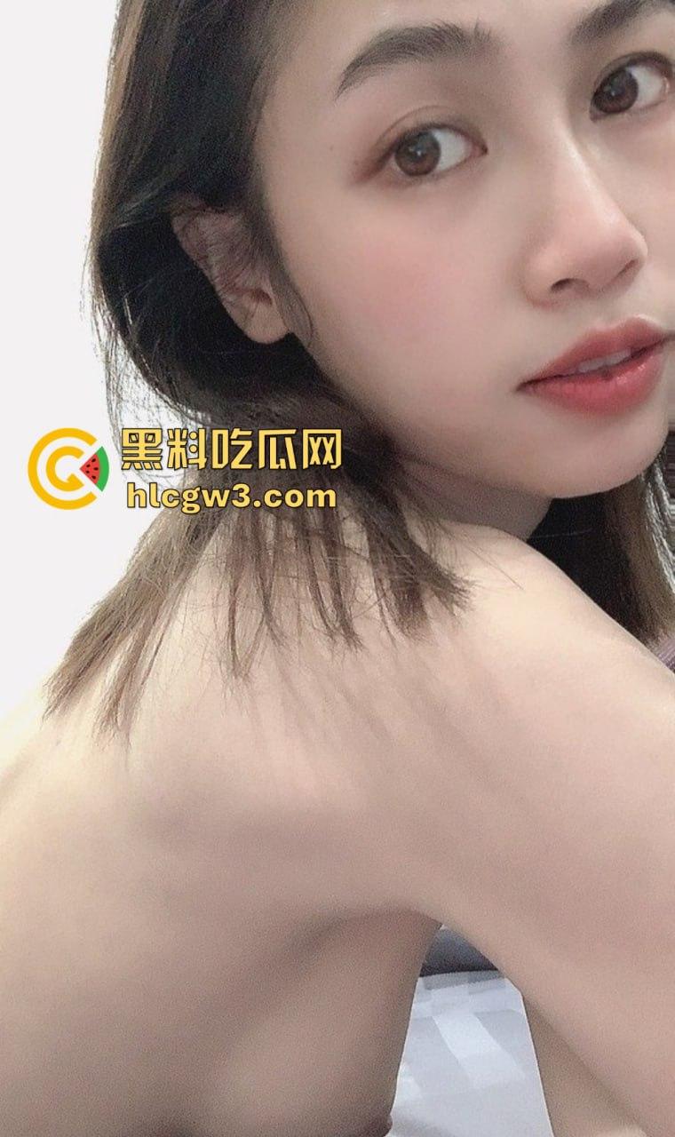 OnlyFans顶级反差御姐【Chipy】！甜妹笑容下的骚劲炸裂，一边挨操一边喊轻点，谁扛得住？-6