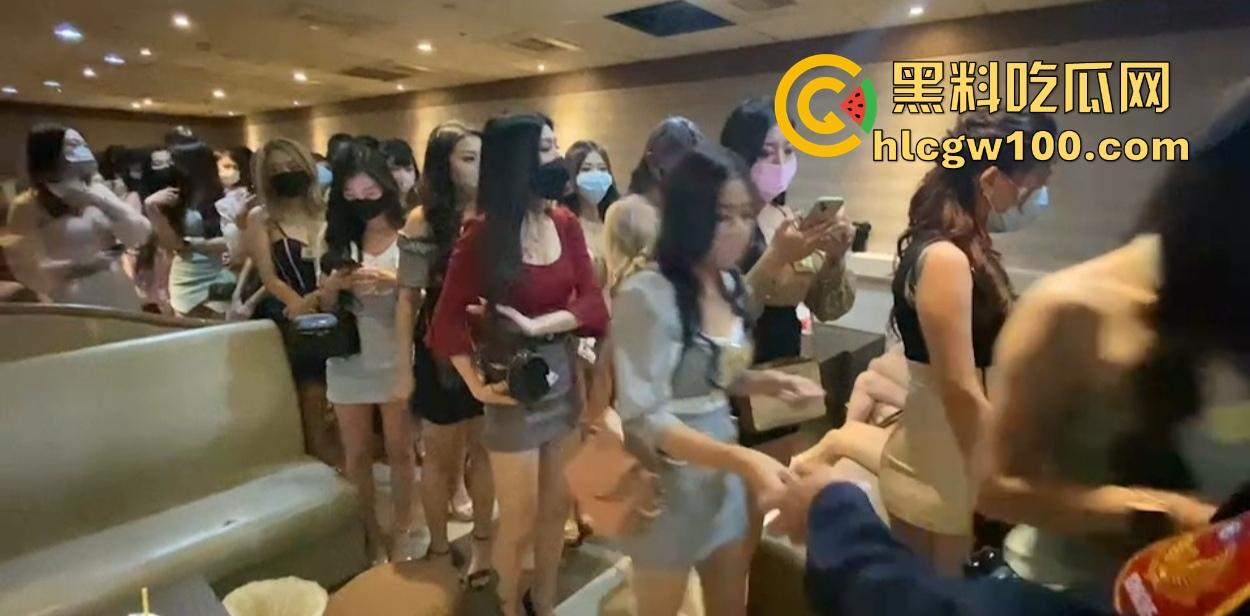 长大后才知道，公主不一定都住在城堡，包厢里的公主才是真正的宝藏，没有白马没事，有RMB就能让她们口服心服！-13