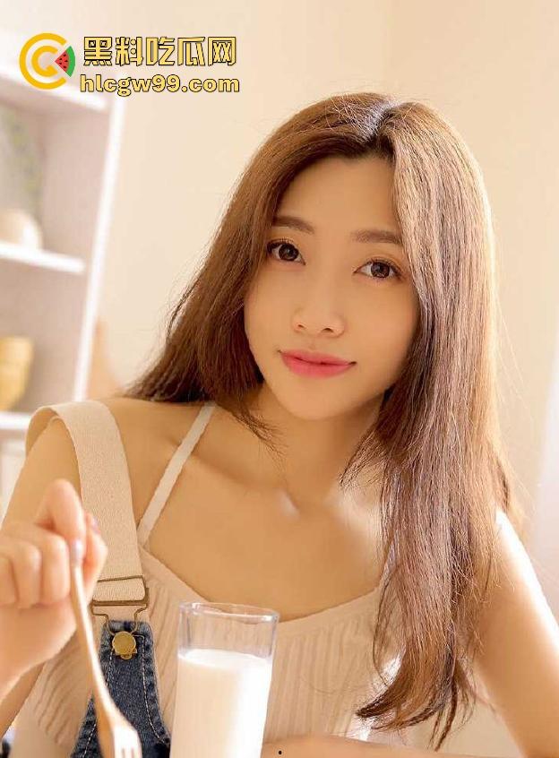 性爱小课堂！香港小姐姐妹用自己的身体零距离讲解胸部坚挺度以及阴部构造 快来抢沙发学起来！-1