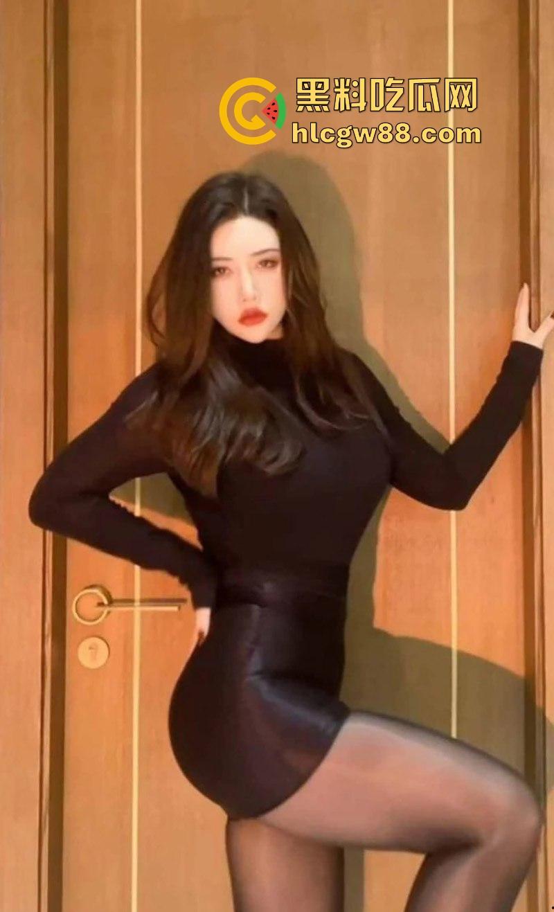 郑州奔驰车主抓小三『 卢丹丹』三姐车上被堵开房被阻，拿老婆车送小三借花献佛，三叉辉被黑的蛮惨！-1