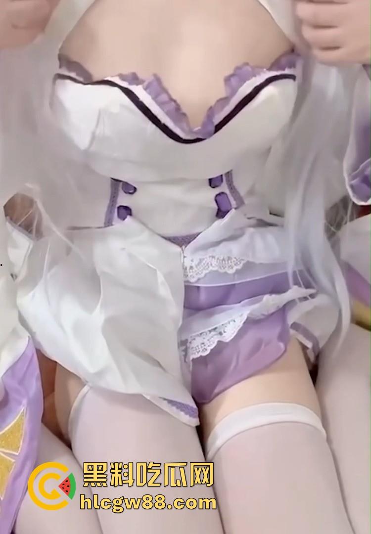 抖音50万粉【小佳呆呆的】果然擦边女网红的终极出路 骚逼下贱到骨子里震撼全场！-5