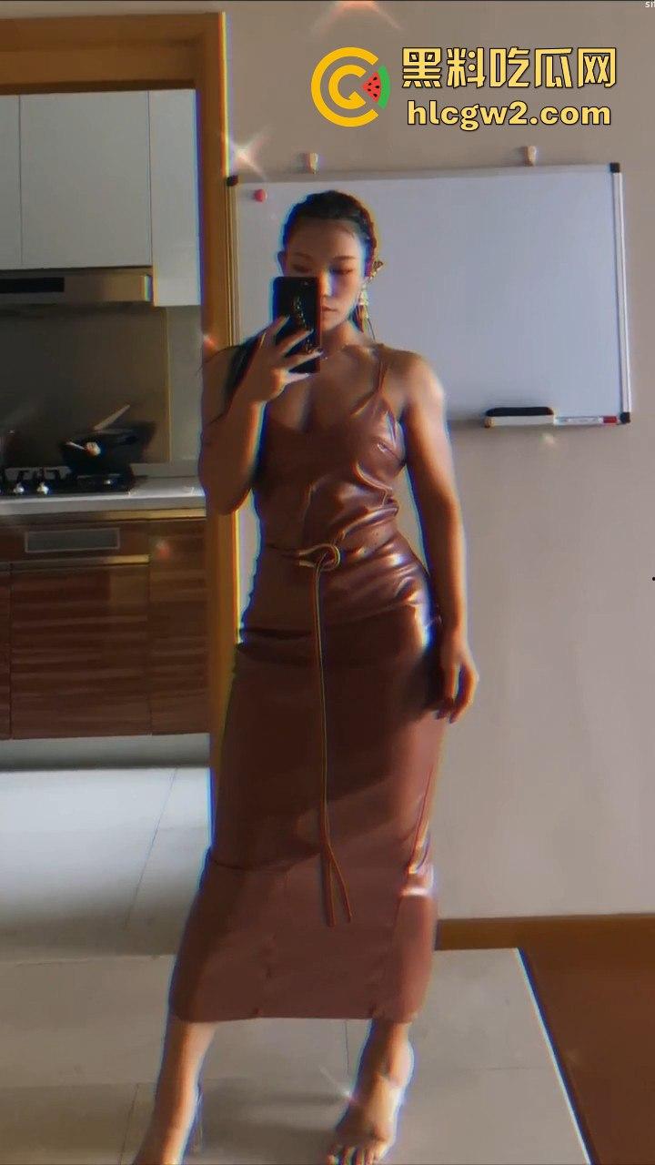 推特撸铁健身博主【甜甜】高端裸体健身局流出 这逼劲道十足能夹断钢管，恐怖如斯！-5