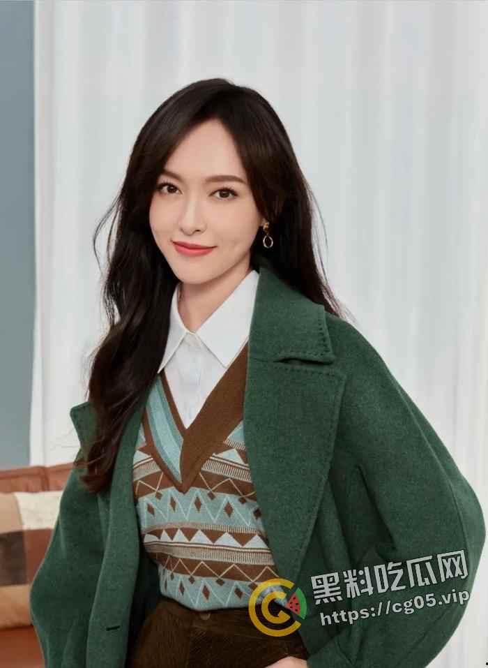 国民女神唐嫣早期黑历史 拍摄杂志写真婚礼装 裙底风光一览无余 原来童年女神是白虎-6