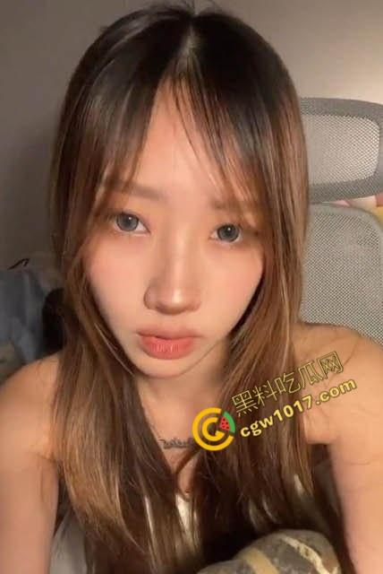 南京大学清纯女神物尽其用，厕所黑丝口技窒息，富豪一泄如注溅满身，嫩穴淫水横流，淫靡爆操致其疯狂！-1