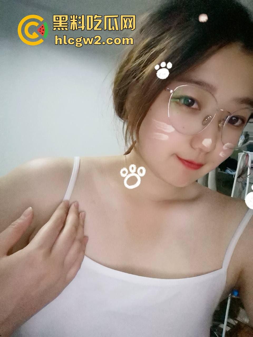 瓜友投稿酒店约炮极品良家人妻 无套直入内射 骚逼水多夹得紧 干得小少妇娇喘不止 爽到飞起！-3