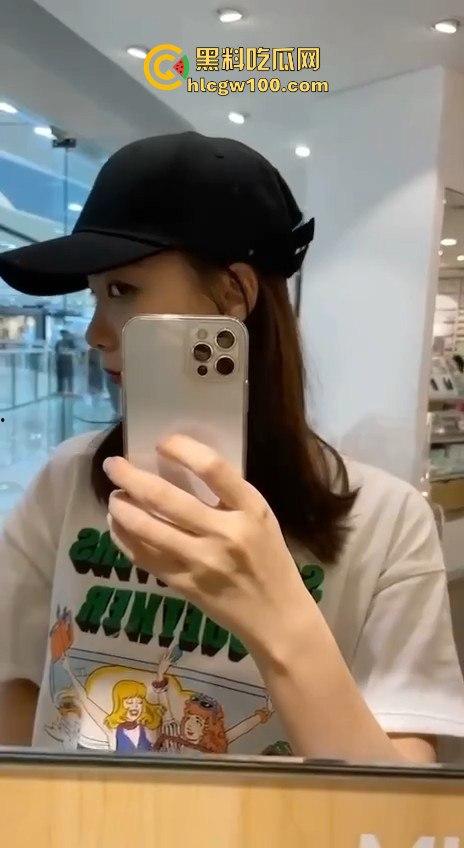 河南驻马店医院反差小护士【吴新园】分手后被渣男爆出性爱视频，看着是又骚又纯洁。-1