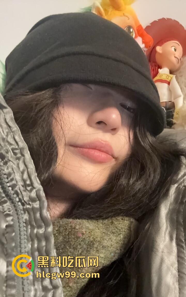 750万粉丝网红『李雨菲 』惊天爆料，舅舅新年祝福引发噩梦 回忆童年被猥亵细节全网炸裂！-11