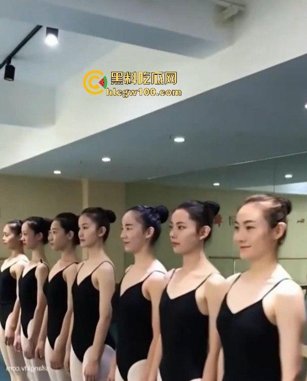 北京市海韵艺术学校芭蕾舞妹子【胡妍慈】金主定制视频曝光，极致反差诱惑，独家爆料！-6