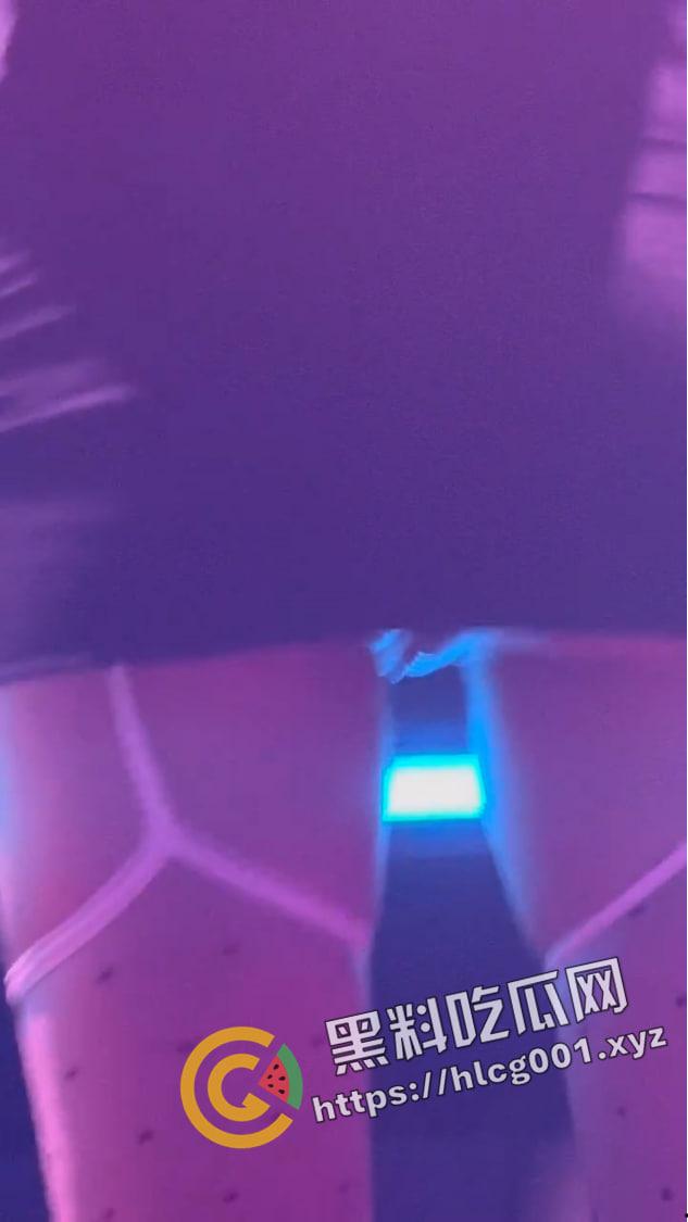 广东女DJ的发财之道 打碟不穿内裤 饱满鲍鱼展现无余  全年演出被排满 真财富密码-2