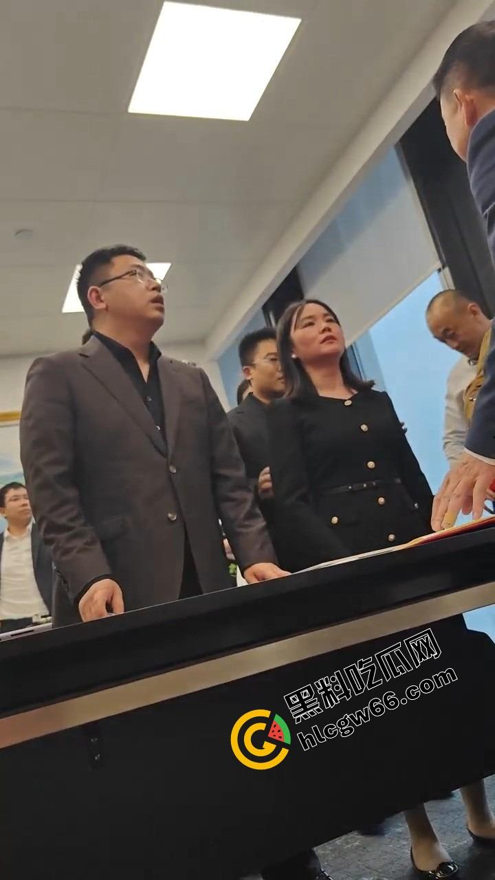 大成佛山律所主任爱上99年律师【黄晓蕾】硬捧上位引爆律所内斗。抢公章撬门性爱视频全程高能！-14