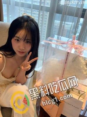 推特反差健身网红 悲哀小狗 高颜值女神自慰福利秀 JK装 豹纹裙白丝袜 诱惑满满！-12