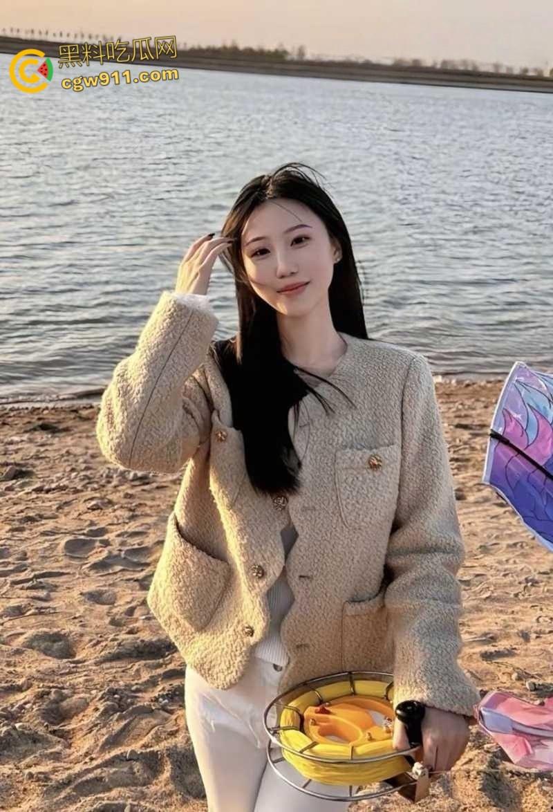 保定理工校花 【徐丽颖】,约炮成瘾玩情趣调教,穿JK戴狗链被爆操颜射吞精,堪称校园公交车随便上!-4