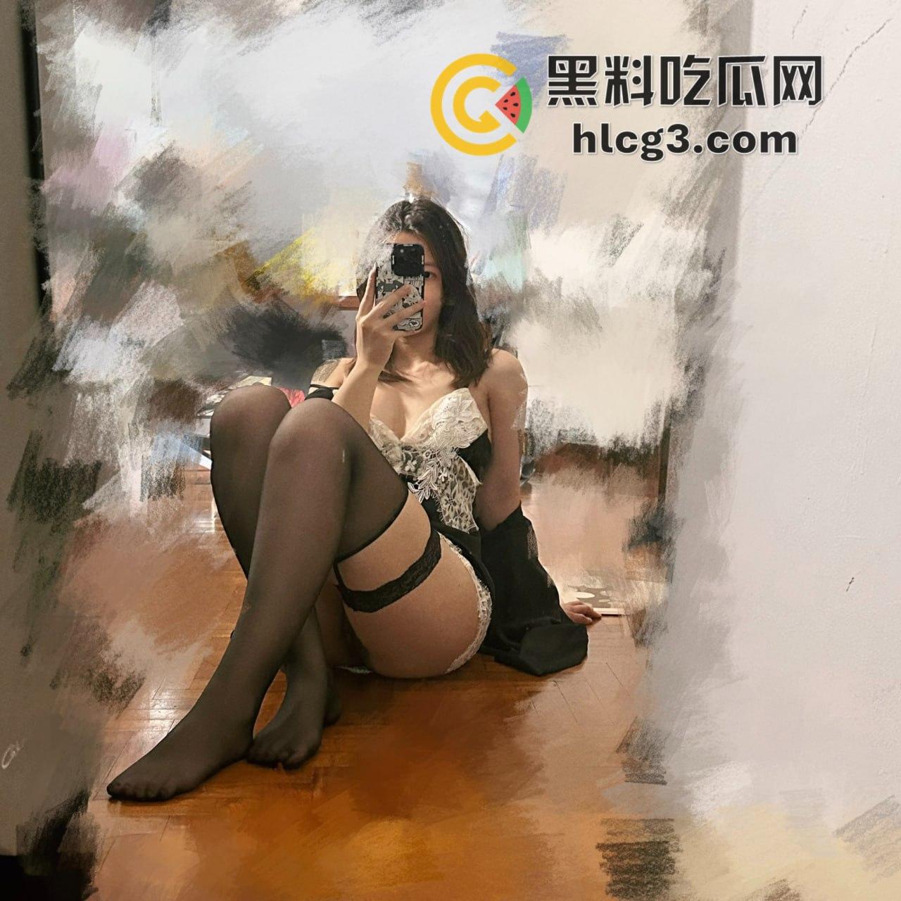 新加坡情侣网黄甜蜜又刺激！拍片吃生蚝补充体力，分享优雅的大奶博主性爱日常，高质量视频流出！-14