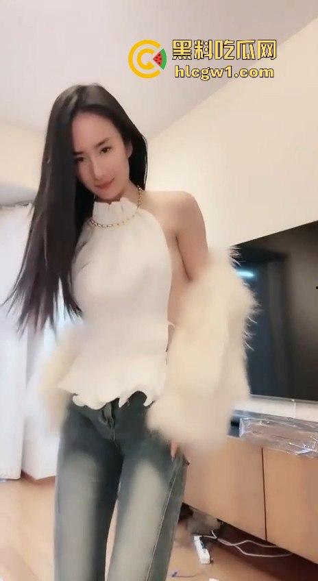 抖音山寨杨幂网红『小幂幂』黑丝跳骚舞捞金,杨幂粉大哥直言操不到真幂,那就狂操这仿版贱货解馋解渴!-6