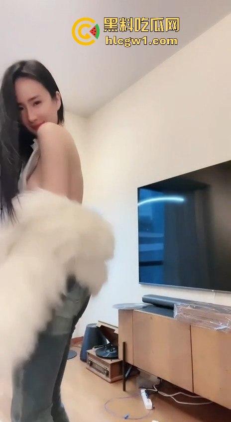 抖音山寨杨幂网红『小幂幂』黑丝跳骚舞捞金,杨幂粉大哥直言操不到真幂,那就狂操这仿版贱货解馋解渴!-18