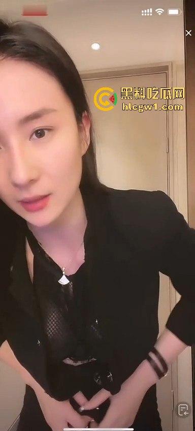 抖音山寨杨幂网红『小幂幂』黑丝跳骚舞捞金,杨幂粉大哥直言操不到真幂,那就狂操这仿版贱货解馋解渴!-19