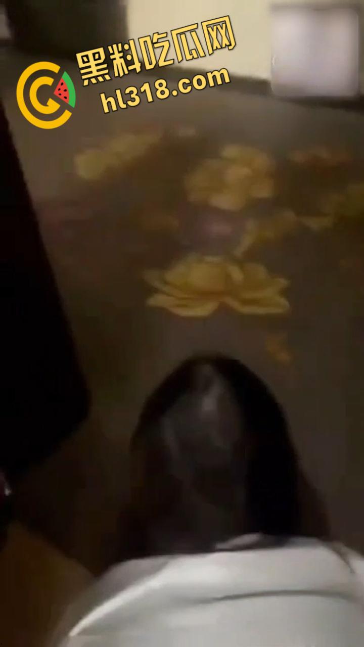 河南反差人妻【王润敏】 ,结婚了也忘不了前任的大屌,酒店开门做爱,私下偷吃太刺激了 !-5