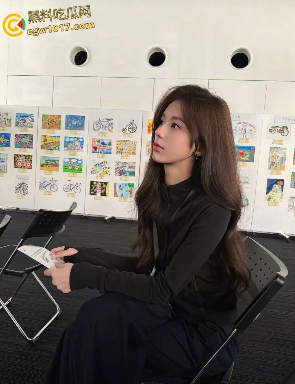 约炮大神【我的枪好长】 黑丝御姐调教新作，皮鞭抽屌玩性虐，指奸钻穴汁水飞溅，打桩爆操高潮迭起！-2