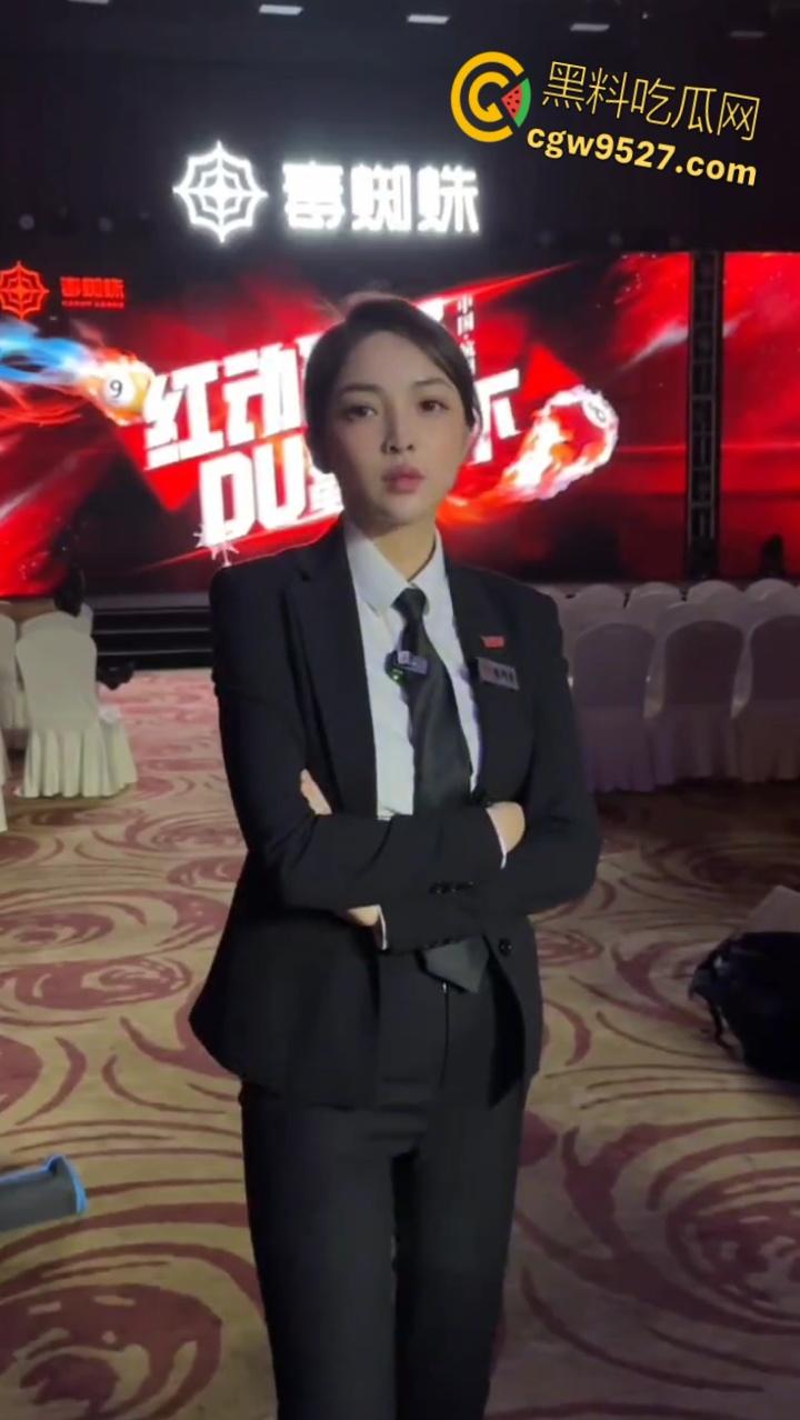 台球金牌裁判【王钟瑶】，与姐夫床上偷情，惨遭丈夫结婚当天播放，外表高冷玉女，床上母狗一只 !-5