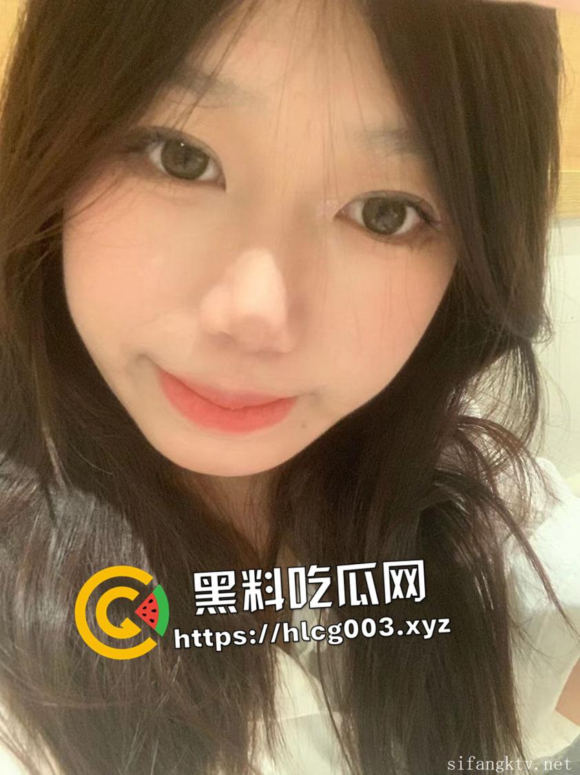 极品露脸萝莉【欢欢】第二弹！超全流出整理合集 主动掰开粉嫩双穴 口腔展示完美口爆圣体-5