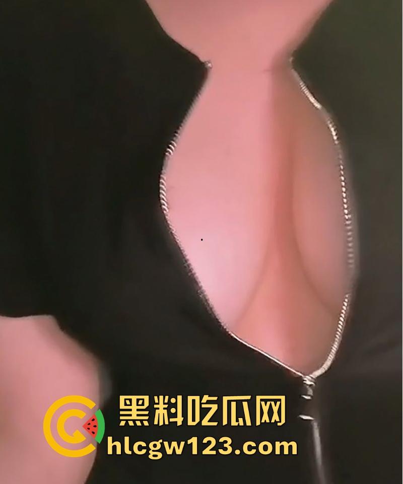 闽西职院护理系美女【林威怡】裸聊视频被曝 童颜巨乳约炮成瘾 揉奶自慰骚到没边！-8
