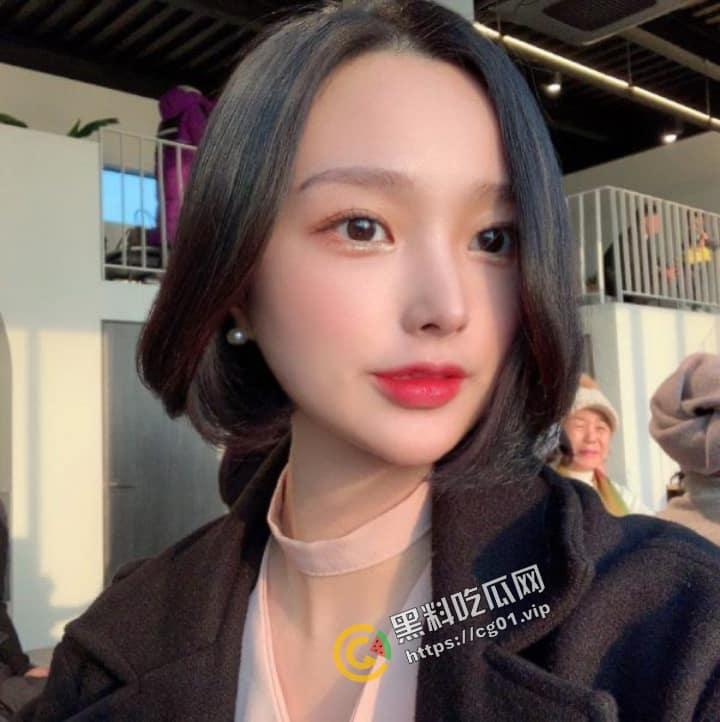 南韩气质空姐 和前男友用facetime 1对1隔着视频自慰一起高潮 遭渣男友录屏  因手机遗失不雅视频流出-1