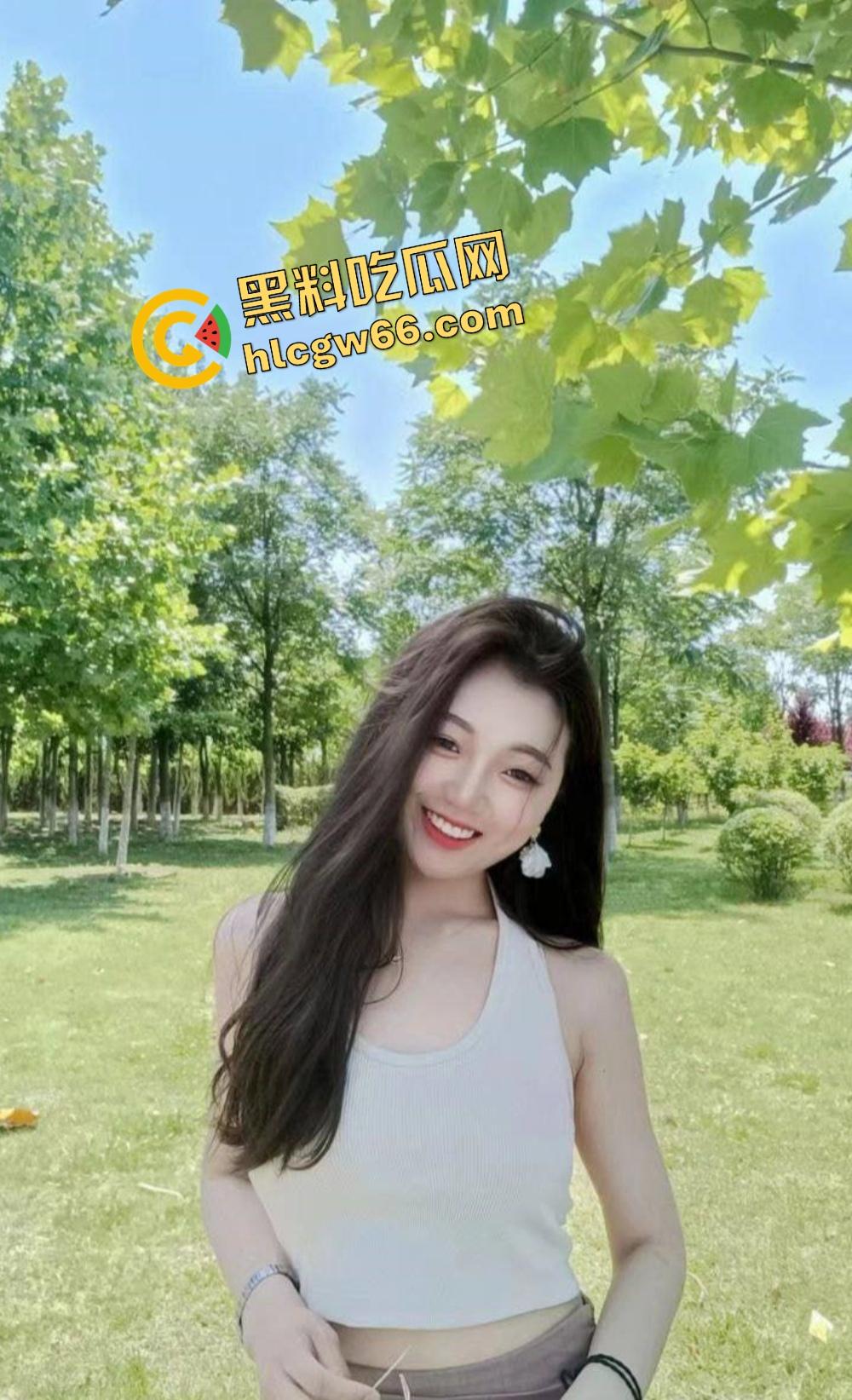 绵阳小龙坎老板娘『邱文倩』制服play干翻金主，火锅不一定好吃，但她的口活能让金主吃到高潮！-3