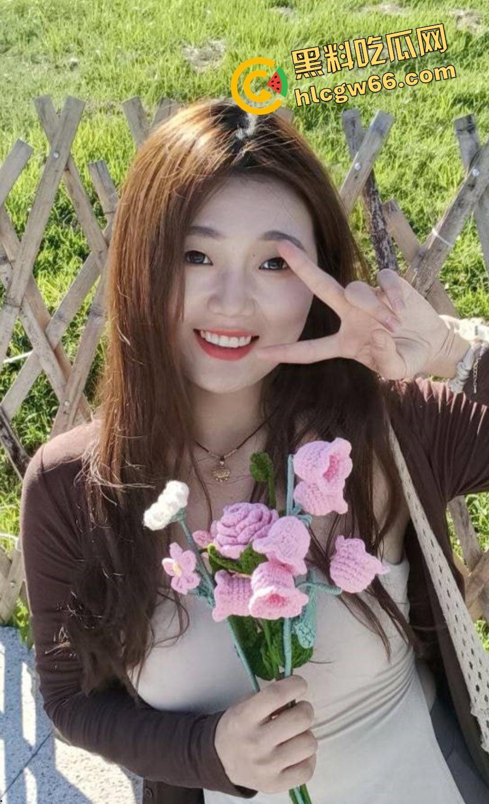 绵阳小龙坎老板娘『邱文倩』制服play干翻金主，火锅不一定好吃，但她的口活能让金主吃到高潮！-7