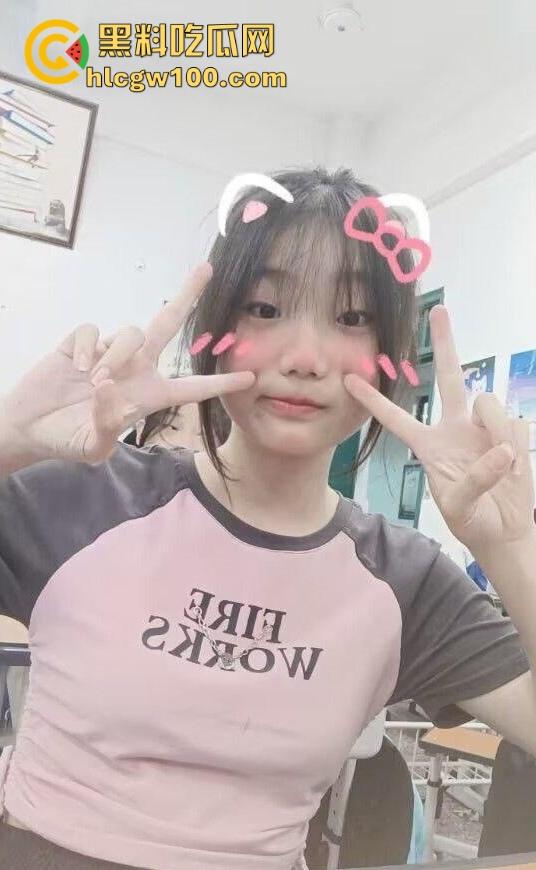 重庆江津职教06年幼师『刘媛』大尺度流出！裸聊自慰拍到拉尿环节，稚嫩鲍鱼怼镜头，狼友隔屏想舔逼！-1