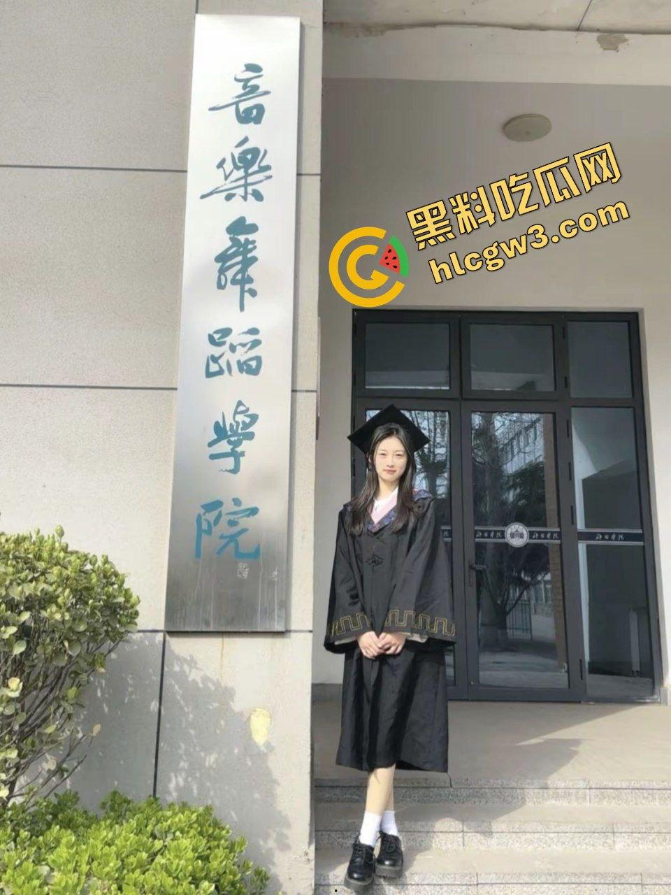 抖音邢台学院大四舞蹈生反差骚鸡【刘鹏雪】被前男友蒙头爆操 无套内射白浆！惨遭泄密 独家曝光！-6