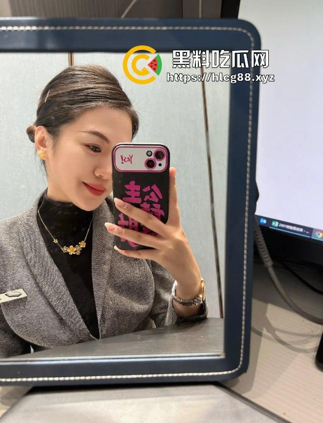 湖南人妻御姐【林菲菲】绿帽老公网上找单男，一边拍摄一边督战，是真的会玩。-5