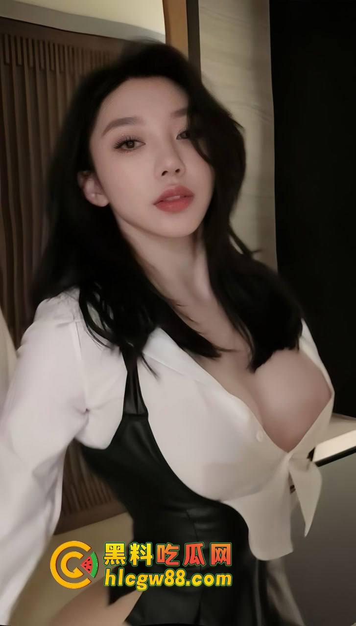 抖音『教母Eliy 』狂割小仙女韭菜，直播喊女性独立，线下给金主做舔狗被操得蜜桃臀狂颤，这双标真6！-4