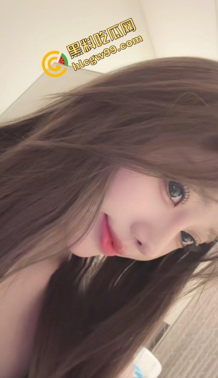 福建泉州社会骚鸡【任茜】性感大雷炮架，做鸡上门约炮大哥，沙发女上骑乘榨精，独家曝光流出！-1