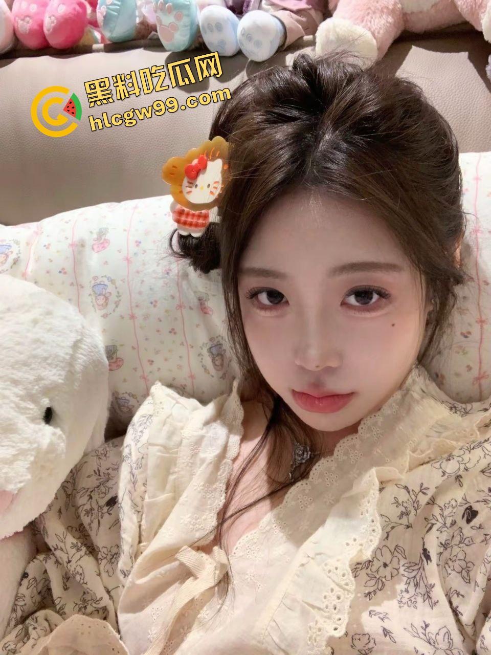 过年回家爆操邻居家姐姐【彭雨婷】暴力后怼撞击填满骚逼，骑乘坐压运镜插逼！独家曝光流出！-2