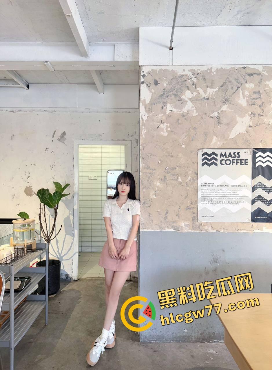 延边奶茶店骚母狗店员『李丹』被操到痉挛,JK装下藏着粉鲍肥臀,内射后入爽翻天,反差感太TM带劲!-2