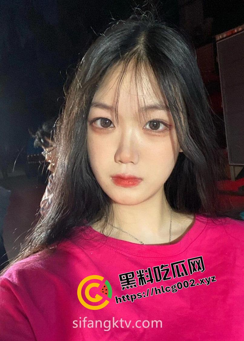 印象足拍付费流出！甜美在校学妹的美脚足交 笑起来哥哥的心都花了 赶快把大屌塞进嘴里-3