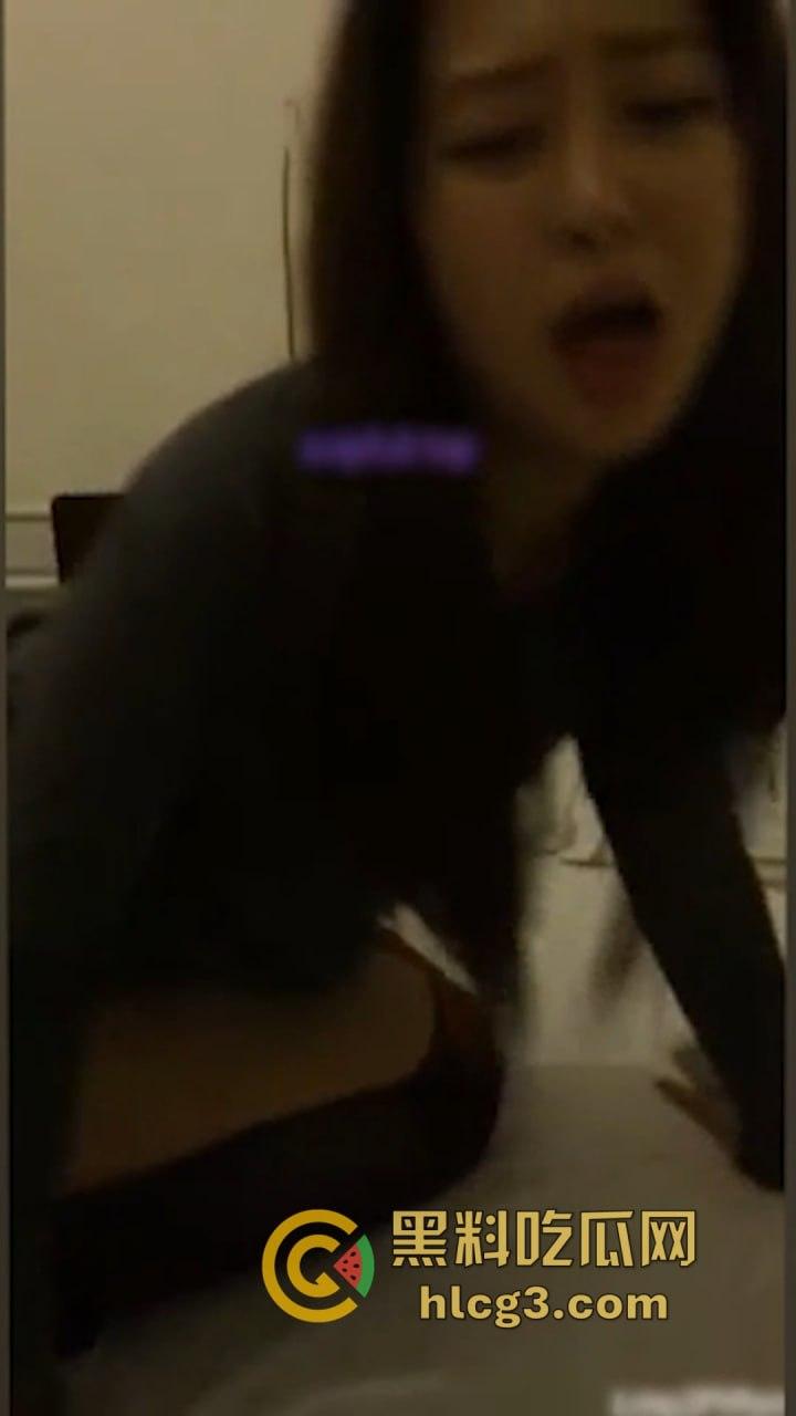 沈阳名媛赵梓婷抖音百万网红身份背后的暴力视频外泄，薅头发与暴力输出曝光-8