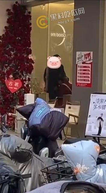 古茗店内惊现口爆老板,员工地下车库车震,梁山龙城广场沸腾了!-1