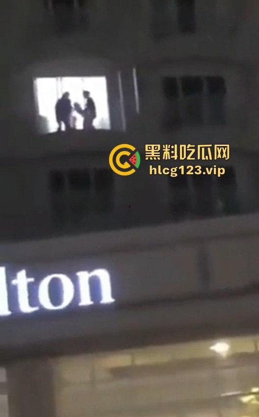 兄弟双飞皮影戏？希尔顿VIP才能看到的画面，有钱人果然懂得玩花样！-5