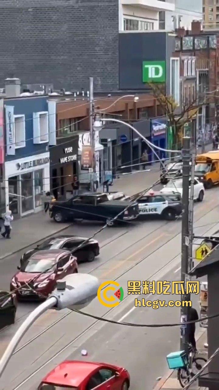 多伦多11月2日上演现实版警匪追逐！downtown街头劫车事件，比大片还带劲！-14
