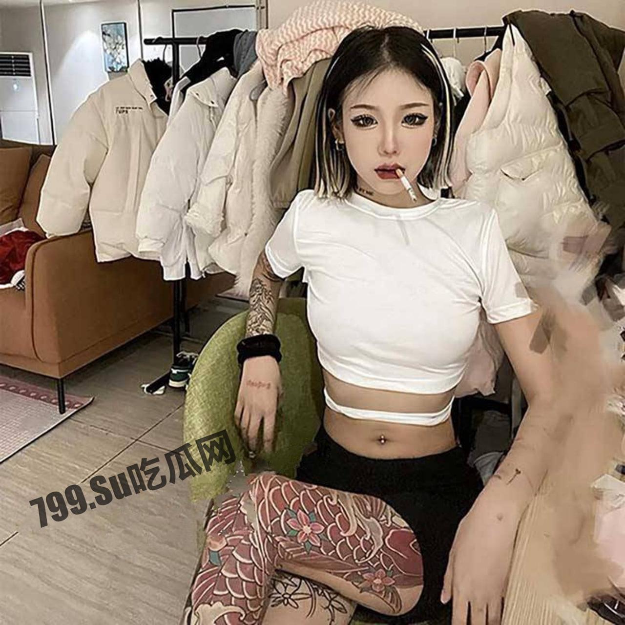 山东临沂 16 岁精神小妹 快手网红安怡 街头殴打三轮车司机 后续黑料爆出一顿饭就能无套中出-6