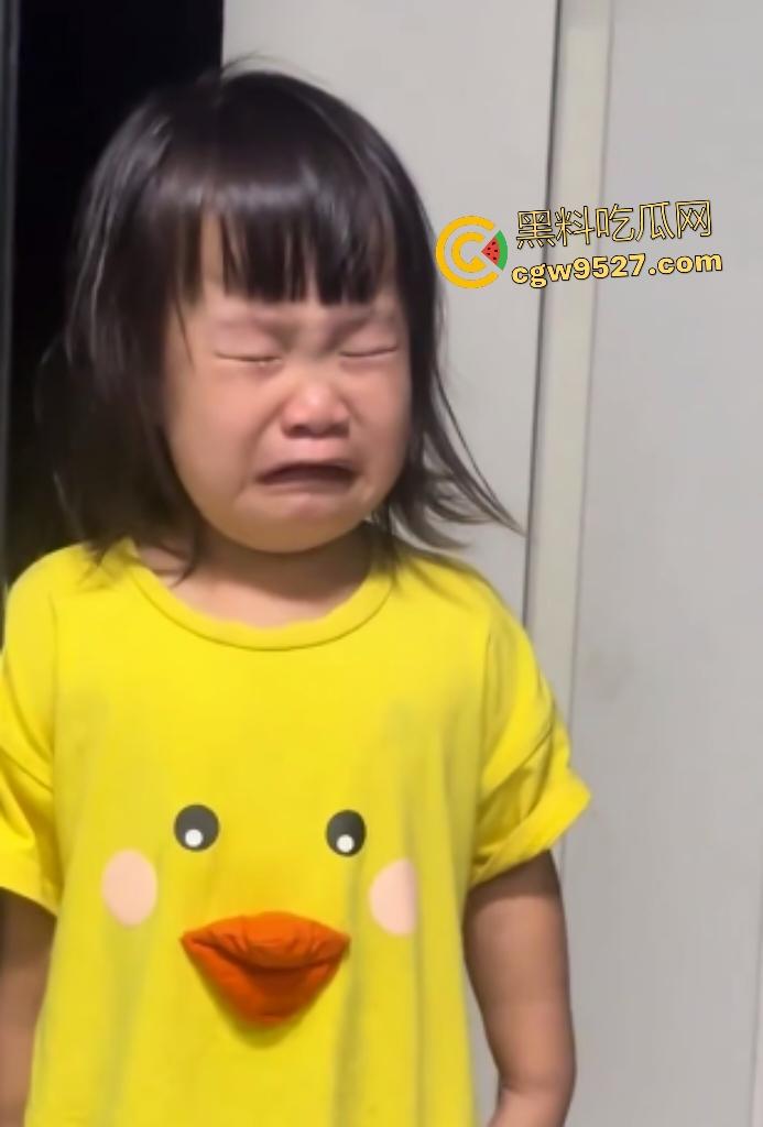 女网友自曝7年婚姻老公出轨！客厅吵架砸东西，吼女儿“爸爸不要你”，全网怒喷活该老公出轨！-8