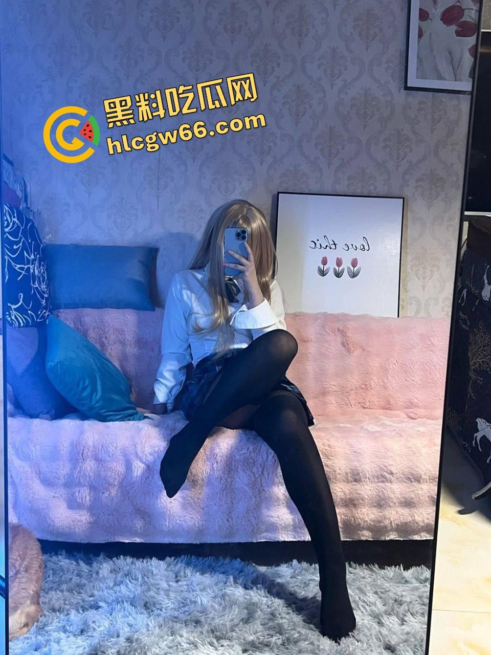 河北高颜值精神小妹自拍流出，骚得不行，香得离谱，黑丝女仆穿上直接想原地开干！-10