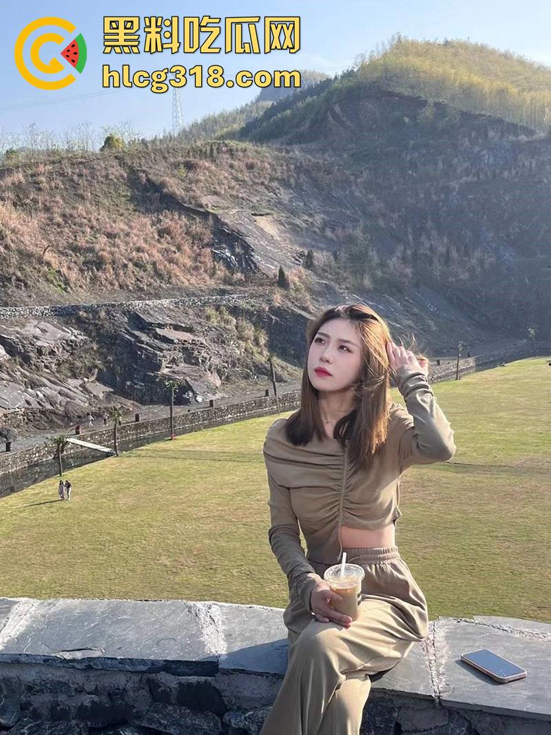 南京第二师范学院【苏妙妙】,极品身材大奶系花,被纹身富二代包养,调教成性奴母狗曝光性爱自拍!-1